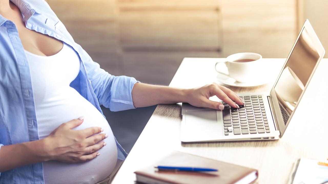 Lei define regras para a volta de gestantes ao trabalho presencial